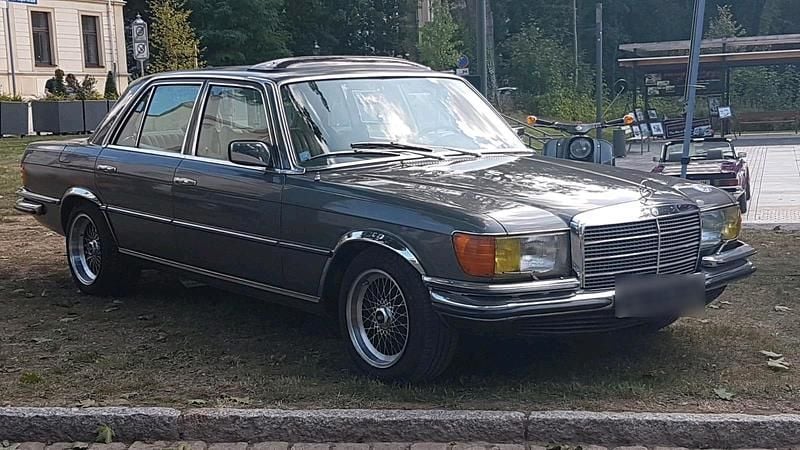 Grau Gebraucht 1973 Mercedes 450 Limousine | 13.000 € - Bild 1/4