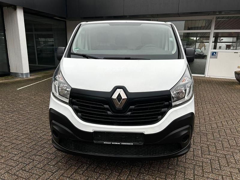 Gebraucht Renault Trafic 95 PS (69 kW) 2017 Weiß Van / Kleinbus