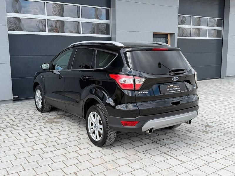 Gebraucht Ford Kuga 150 PS (110 kW) 2018 Schwarz SUV