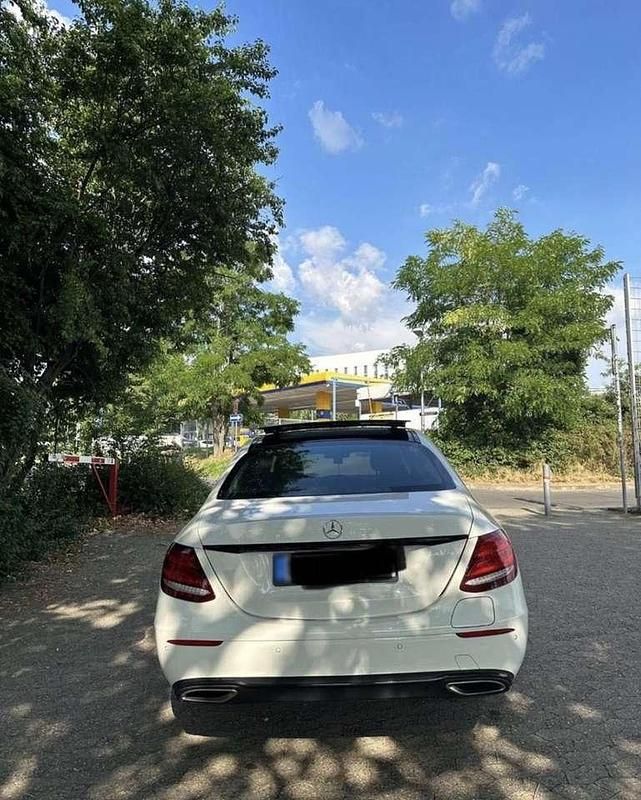 Gebraucht Mercedes E350 211 PS (155 kW) 2017 Weiß Limousine