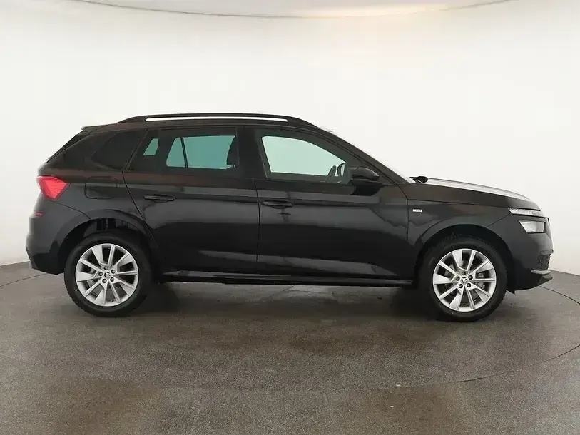 Gebraucht Skoda Kamiq Tour 110 PS (80 kW) 2023 Blackmagic perleffekt SUV