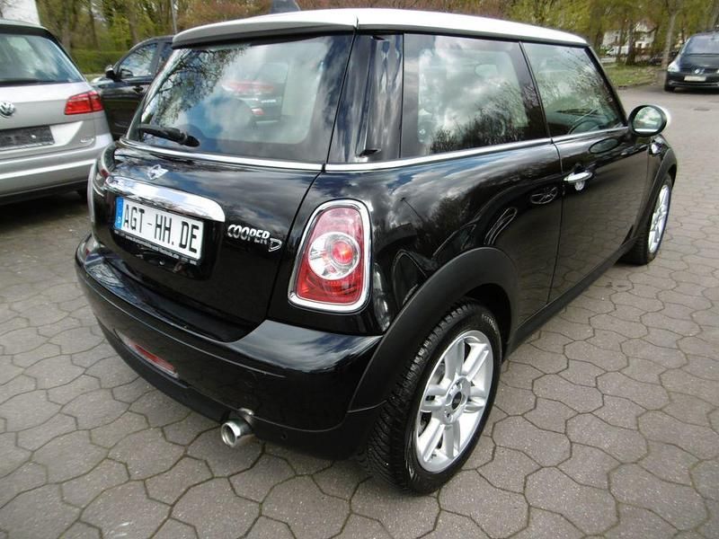 Gebraucht Mini Cooper D 111 PS (81 kW) 2014 Schwarz Kleinwagen