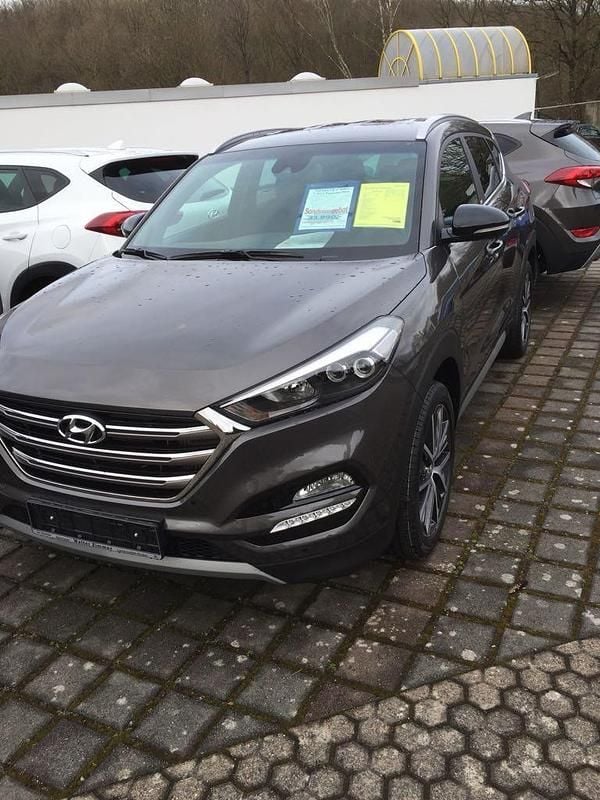 Braun Gebraucht 2018 Hyundai Tucson SUV | 16.500 € (Guter Preis) - Bild 1/3