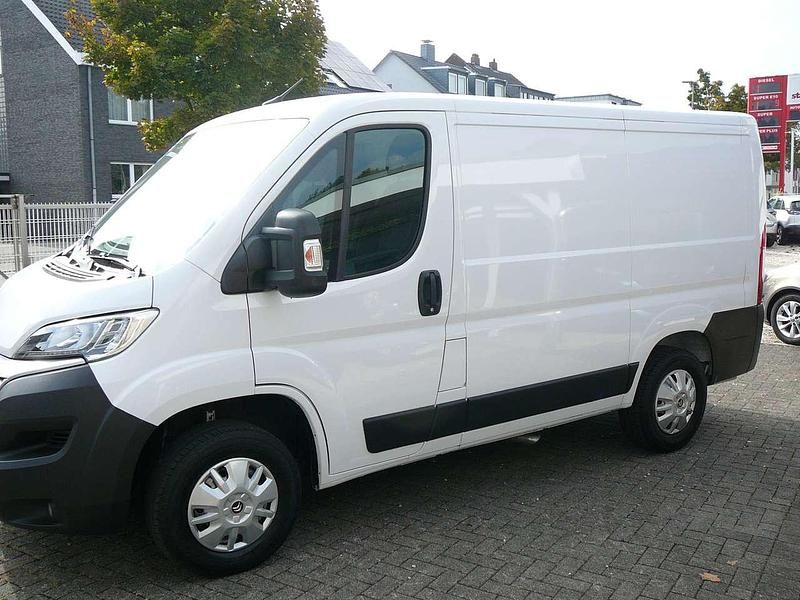 Weiß Gebraucht 2021 Citroën Jumper Start Van / Kleinbus | 16.950 € (Superpreis) - Bild 1/4
