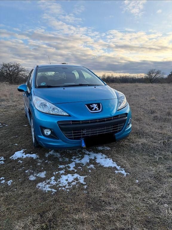 Gebraucht Peugeot 207 Forever 95 PS (69 kW) 2012 Blau Limousine