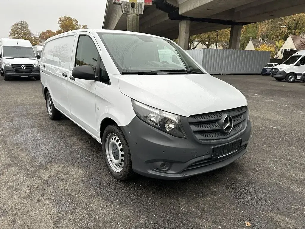 Gebraucht Mercedes Vito 163 PS (119 kW) 2021 Arktikweiss Van