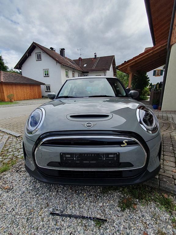 Grau Gebraucht 2021 Mini Cooper SE Essential Kleinwagen | 15.250 € (Guter Preis) - Bild 1/4