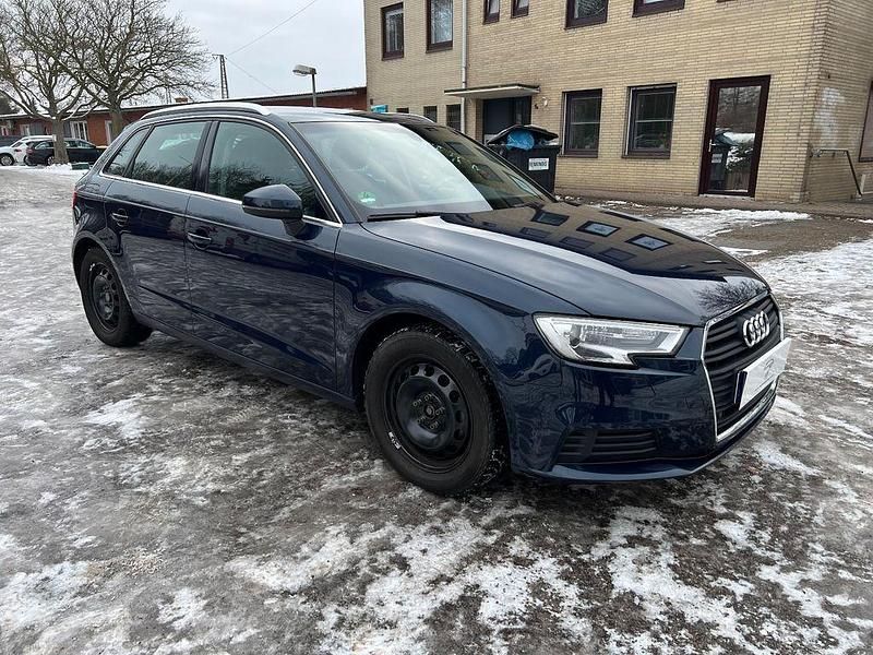 Gebraucht Audi A3 Sport 150 PS (110 kW) 2018 Blau Limousine