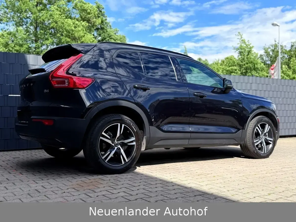 Gebraucht Volvo XC40 R-Design 197 PS (144 kW) 2022 Schwarz SUV