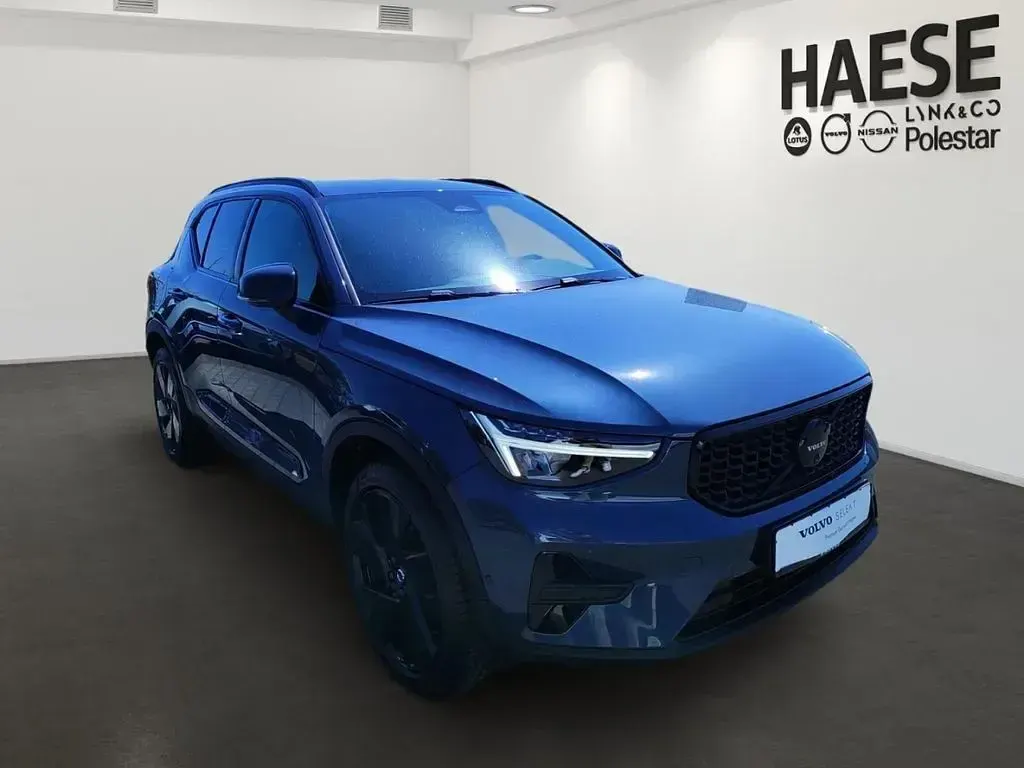 Gebraucht Volvo XC40 Plus 197 PS (144 kW) 2025 Denim blue SUV