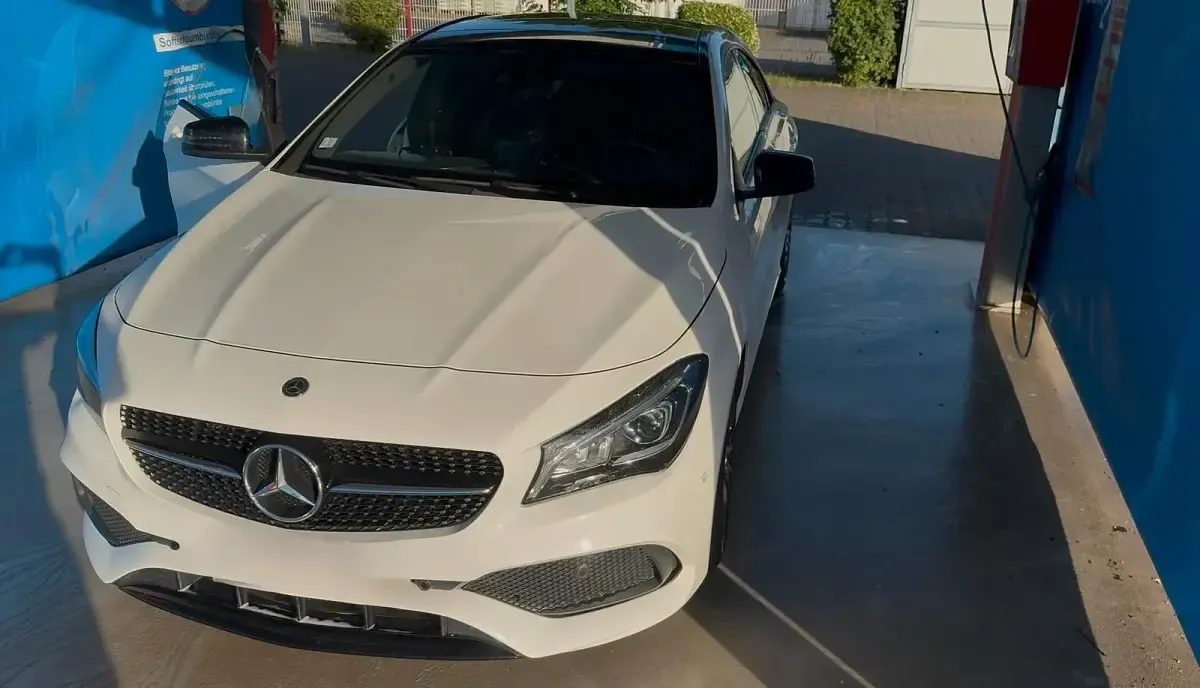 Gebraucht Mercedes CLA220 190 PS (139 kW) 2019 Weiß Limousine