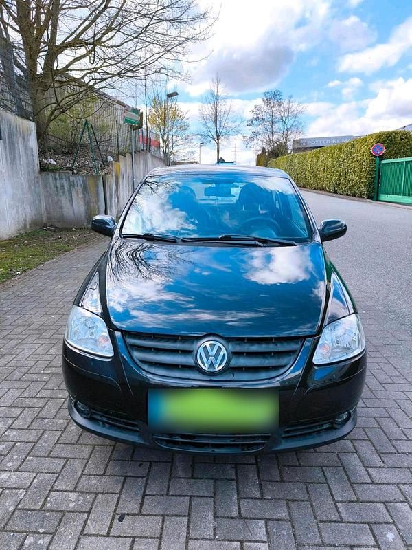 Gebraucht VW Fox 60 PS (44 kW) 2011 Schwarz Kleinwagen