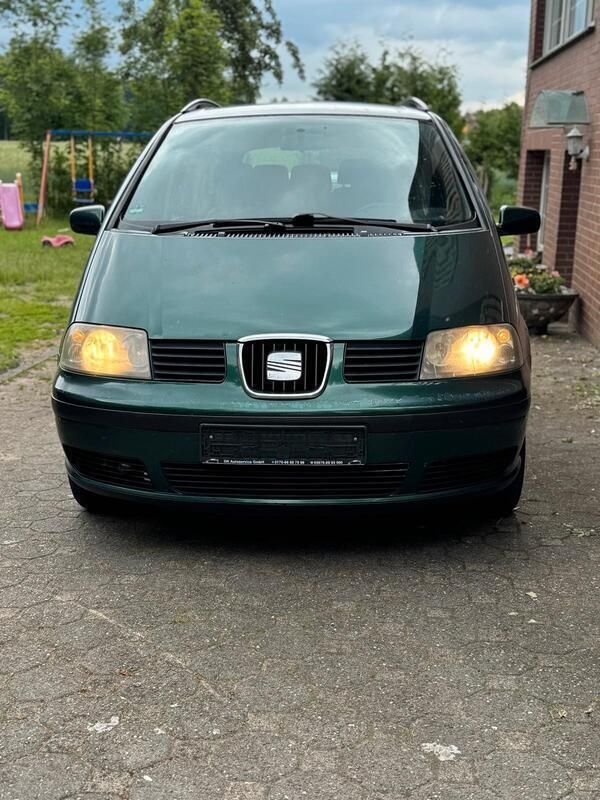 Grün Gebraucht 2001 Seat Alhambra Van / Kleinbus | 1.850 € - Bild 1/4