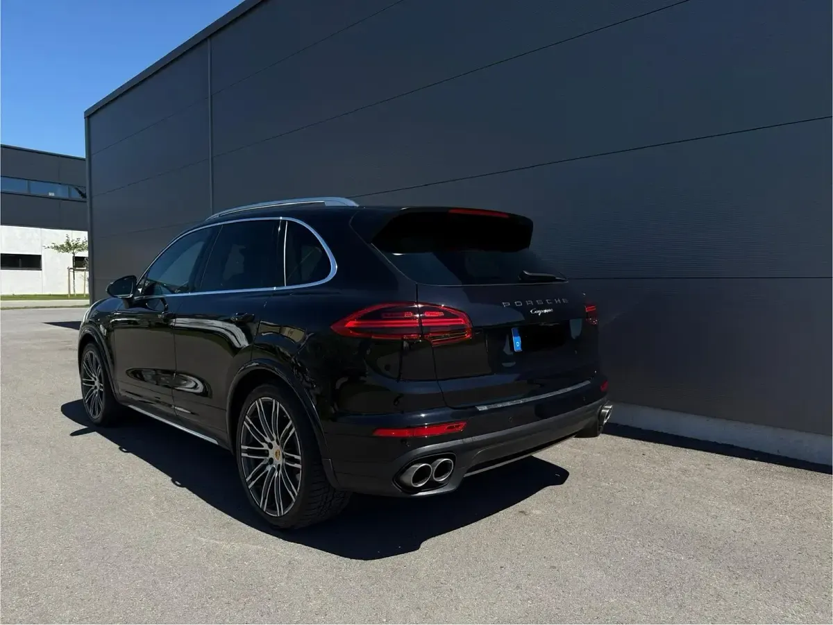 Gebraucht Porsche Cayenne 385 PS (283 kW) 2015 Schwarz SUV