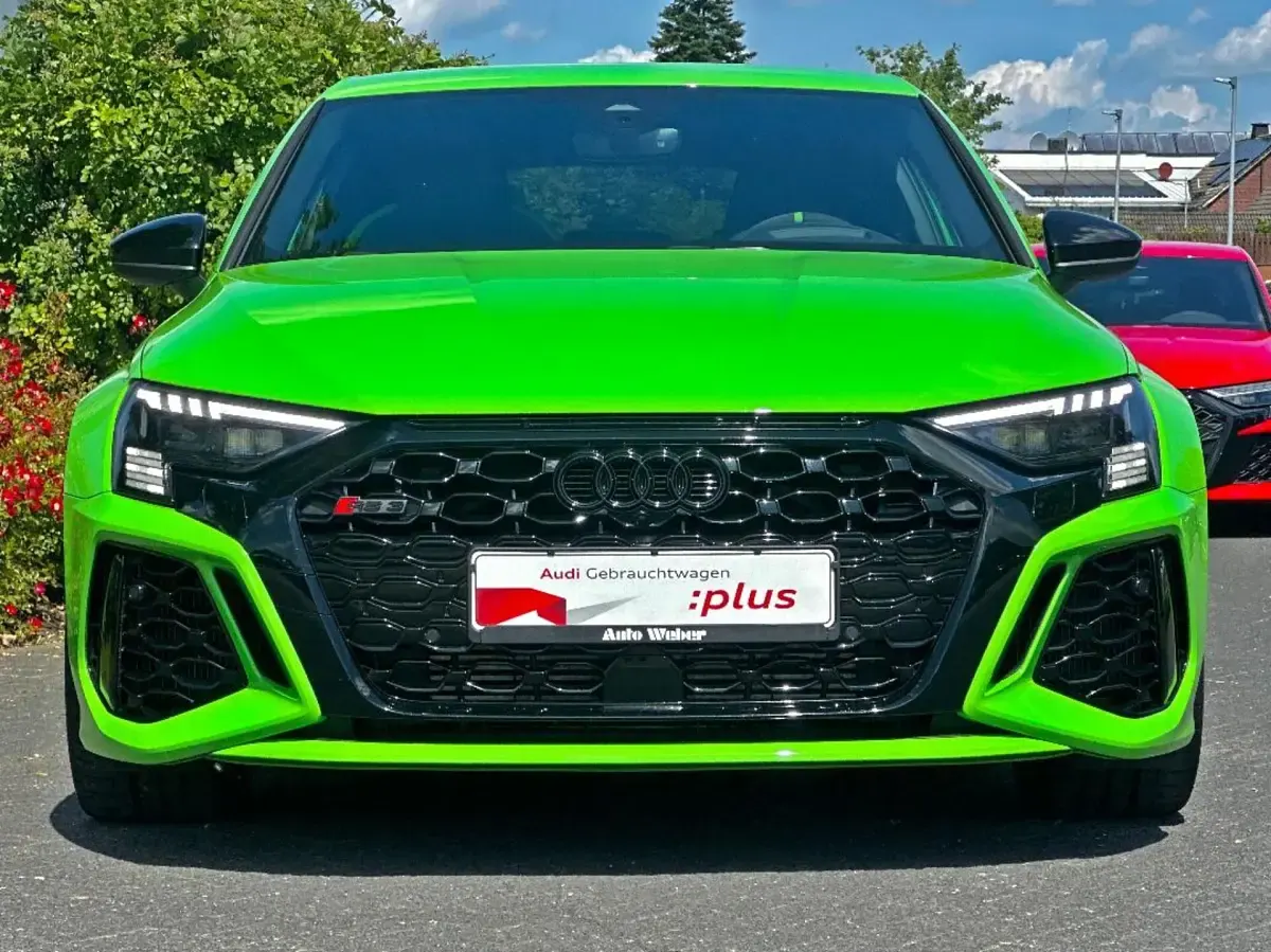 Gebraucht Audi RS3 Sportback Ambiente 400 PS (294 kW) 2022 Kyalamigrün Kleinwagen
