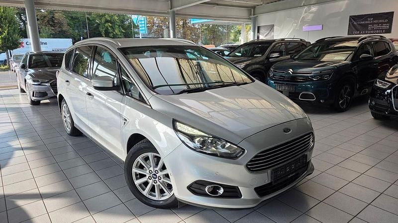 Silber Gebraucht 2017 Ford S-MAX Titanium Van / Kleinbus | 19.999 € (Fairer Preis) - Bild 1/4