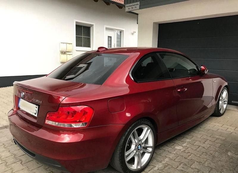 Gebraucht BMW 135 M Performance 306 PS (225 kW) 2011 Rot Kleinwagen