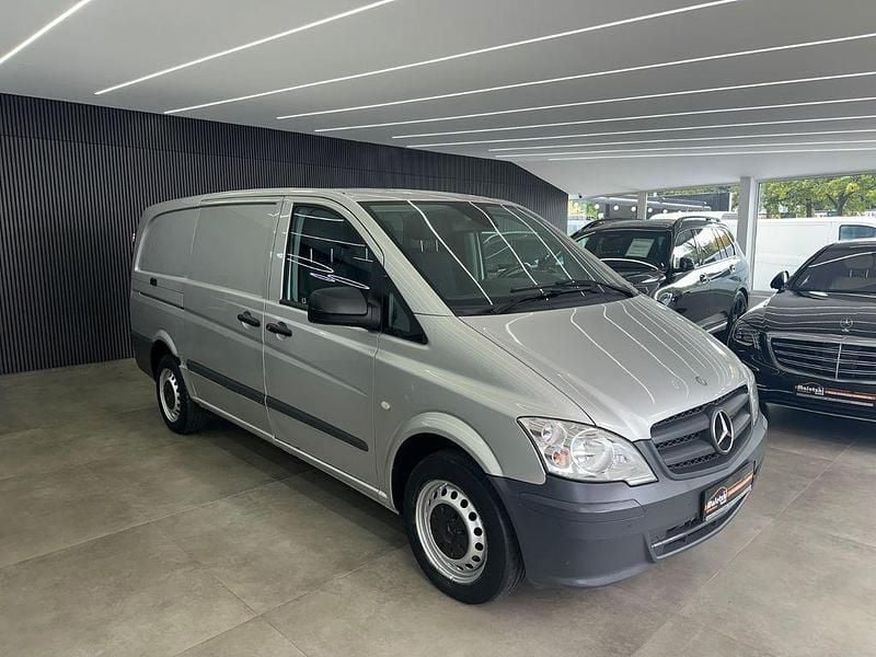 Silber Gebraucht 2013 Mercedes Vito Van / Kleinbus | 8.950 € (Guter Preis) - Bild 1/4