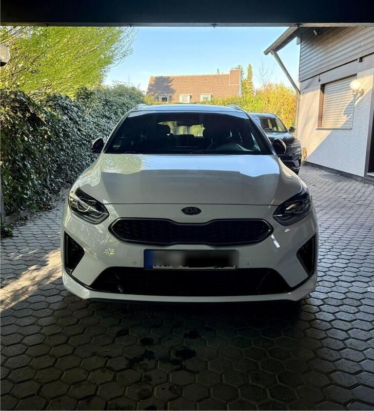 Weiß Gebraucht 2020 Kia Ceed GT GT-Line Kombi | 18.500 € (Fairer Preis) - Bild 1/4