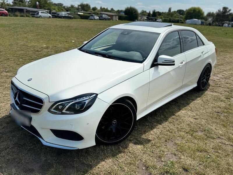 Weiß Gebraucht 2014 Mercedes E220 AMG Limousine | 14.900 € (Fairer Preis) - Bild 1/4