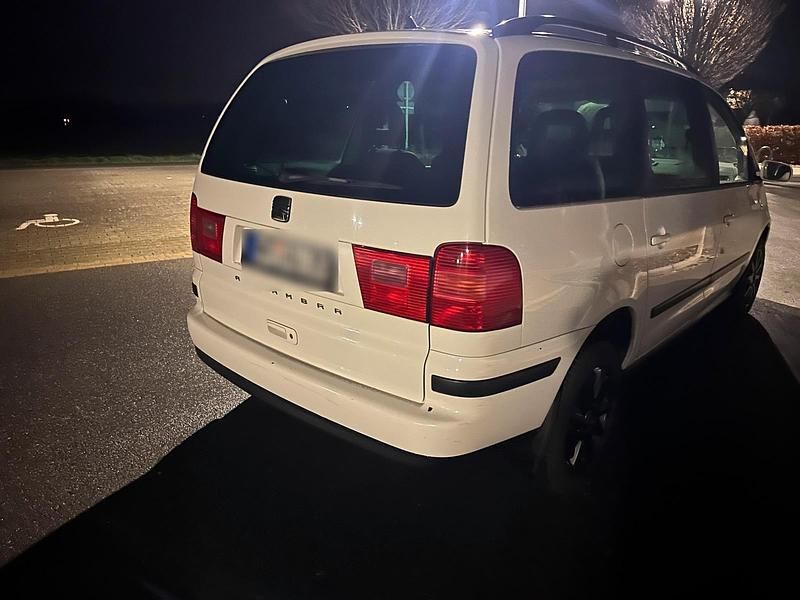 Gebraucht Seat Alhambra 140 PS (102 kW) 2008 Weiß Van / Kleinbus