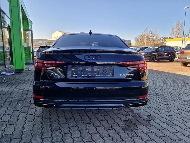 Gebraucht Audi A4 S-Line 150 PS (110 kW) 2019 Mythosschwarz metallic Limousine