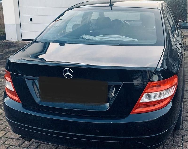 Gebraucht Mercedes C180 156 PS (114 kW) 2008 Schwarz Limousine