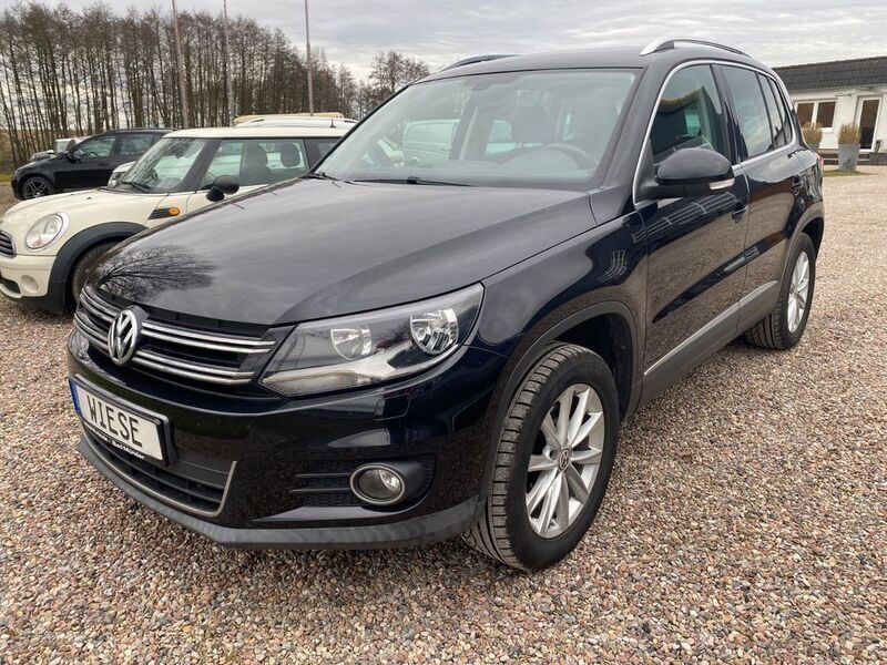 Deep black perleffekt Gebraucht 2011 VW Tiguan Sportline SUV | 11.600 € (Etwas zu teuer) - Bild 1/4