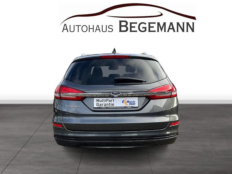 Gebraucht Ford Mondeo Titanium 150 PS (110 kW) 2021 Grau Kombi