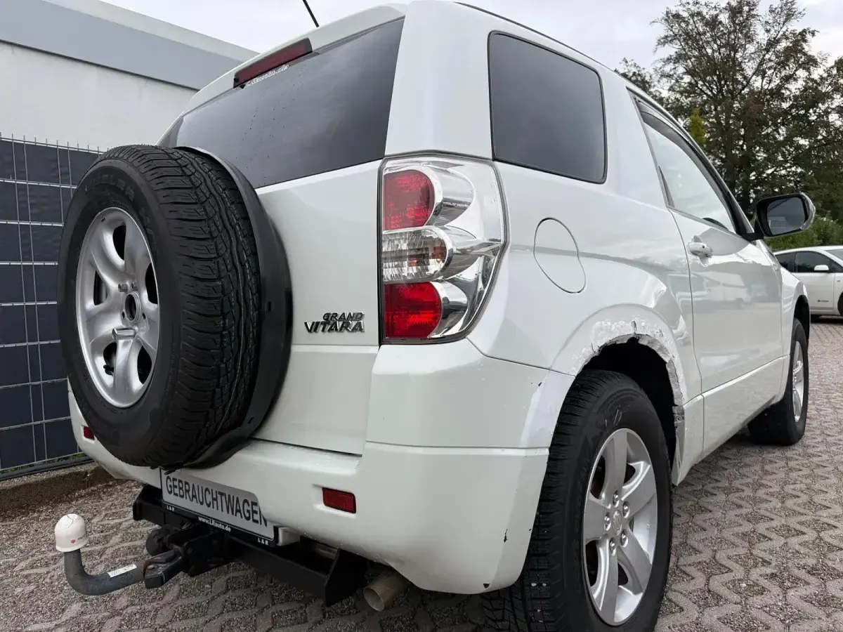Gebraucht Suzuki Grand Vitara 129 PS (94 kW) 2011 Weiß SUV