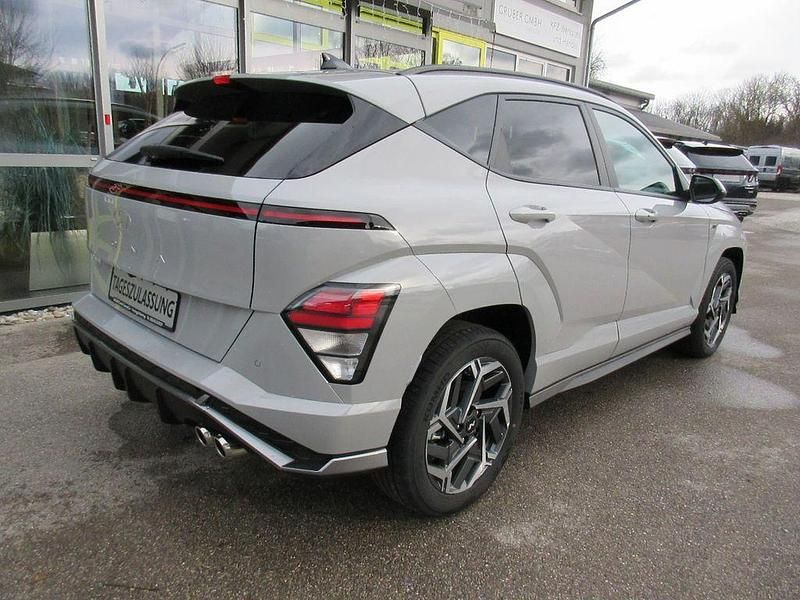 Neu Hyundai Kona N Line 137 PS (100 kW) 2025 Grau SUV