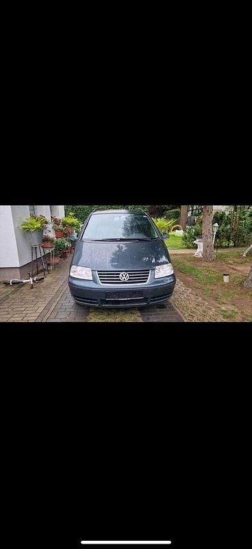 Grün Gebraucht 2004 VW Sharan Van / Kleinbus | 3.500 € (Etwas zu teuer) - Bild 1/4