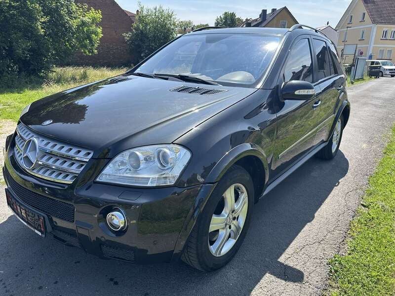 Braun/schwarz Gebraucht 2008 Mercedes ML420 AMG SUV | 5.490 € - Bild 1/4
