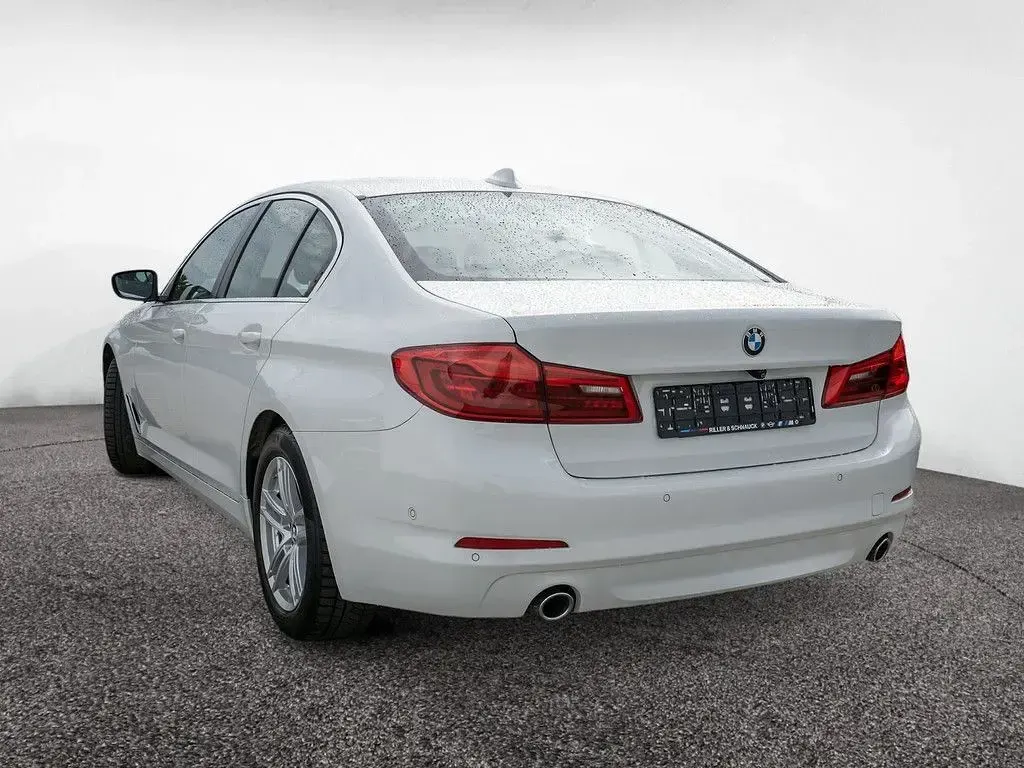 Gebraucht BMW 520 190 PS (139 kW) 2019 Weiß Limousine
