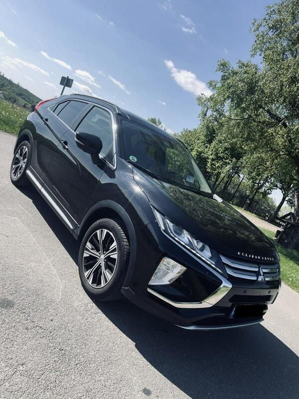 Schwarz Gebraucht 2018 Mitsubishi Eclipse Cross Top SUV | 15.500 € (Etwas zu teuer) - Bild 1/4