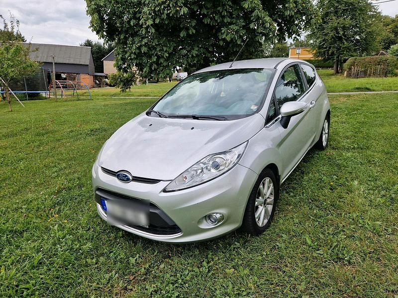 Silber Gebraucht 2008 Ford Fiesta Ghia Kleinwagen | 4.850 € - Bild 1/4