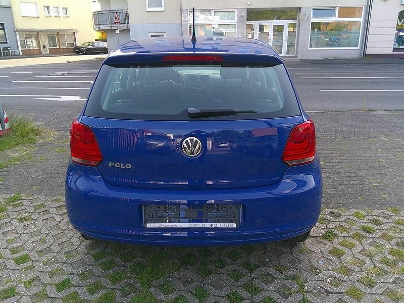 Gebraucht VW Polo Trendline 60 PS (44 kW) 2013 Blau Limousine