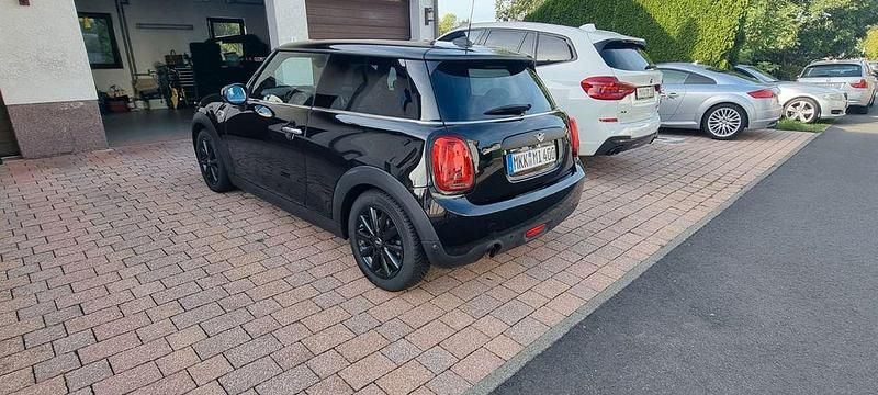Schwarz Gebraucht 2021 Mini ONE Kleinwagen | 13.099 € (Guter Preis) - Bild 1/4