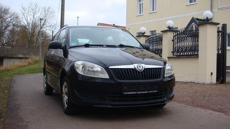 Gebraucht Skoda Fabia Active 69 PS (50 kW) 2012 Schwarz Kombi