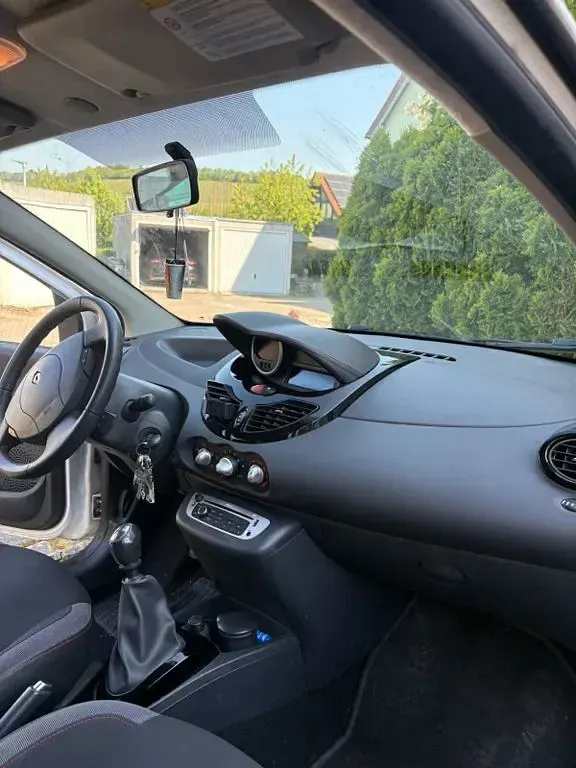 Używany Renault Twingo Dynamique 75 KM (55 kW) 2012 Biały Hatchback