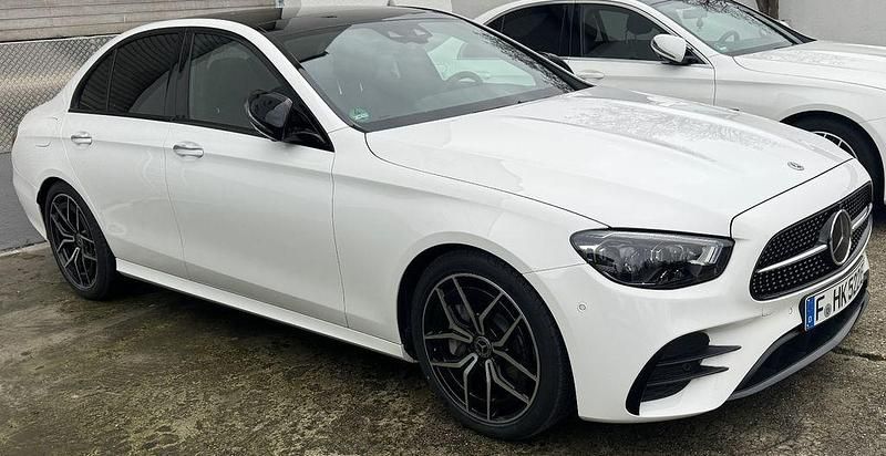 Gebraucht Mercedes E300 AMG line 313 PS (230 kW) 2024 Weiß Limousine