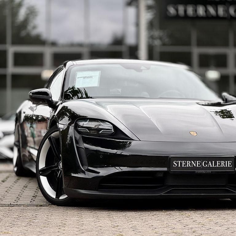 Schwarz Gebraucht 2020 Porsche Taycan 4S Limousine | 60.900 € (Etwas zu teuer) - Bild 1/4