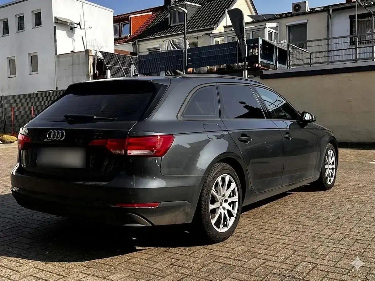 Używany Audi A4 190 KM (139 kW) 2017 Szary Kombi