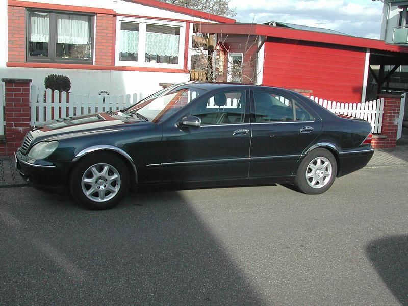 Blau Gebraucht 2000 Mercedes 500 Limousine | 5.200 € - Bild 1/4