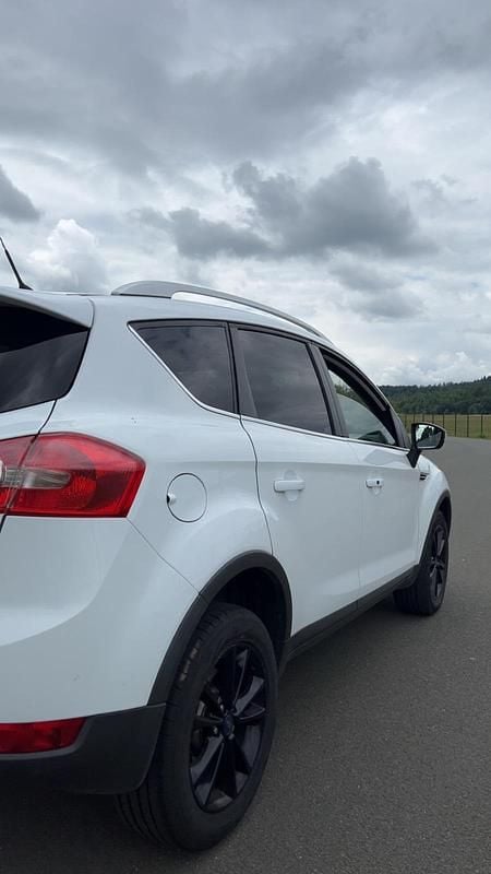 Gebraucht Ford Kuga Titanium 163 PS (119 kW) 2012 Weiß SUV