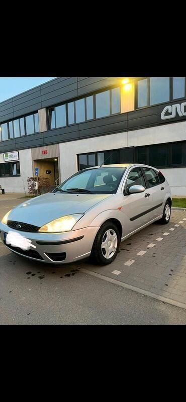 Silber Gebraucht 2002 Ford Focus Limousine | 2.850 € (Fairer Preis) - Bild 1/4