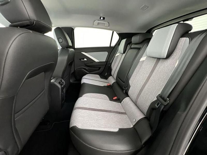 Gebraucht Opel Astra 131 PS (96 kW) 2023 Schwarz Kleinwagen