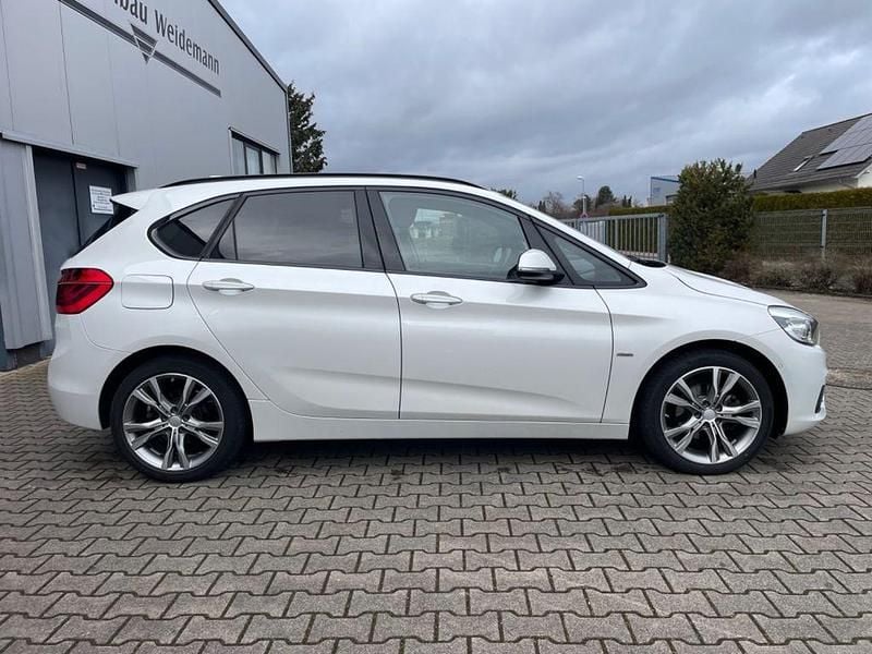Gebraucht BMW 218 Active Tourer Sport Line 150 PS (110 kW) 2017 Weiß Van / Kleinbus
