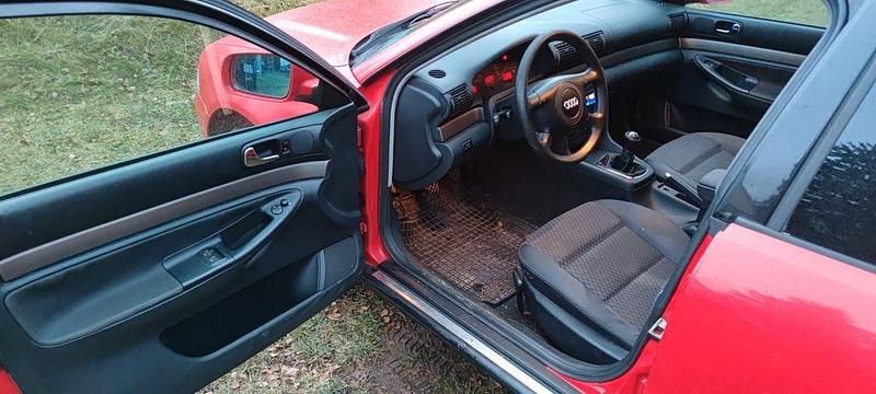 Gebraucht Audi A4 116 PS (85 kW) 2000 Rot Kombi