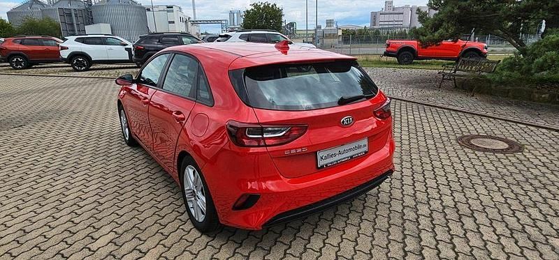 Gebraucht Kia Ceed 120 PS (88 kW) 2020 Rot (metallic) Kleinwagen